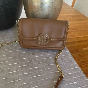 Tory Burch crossbody with gold chain